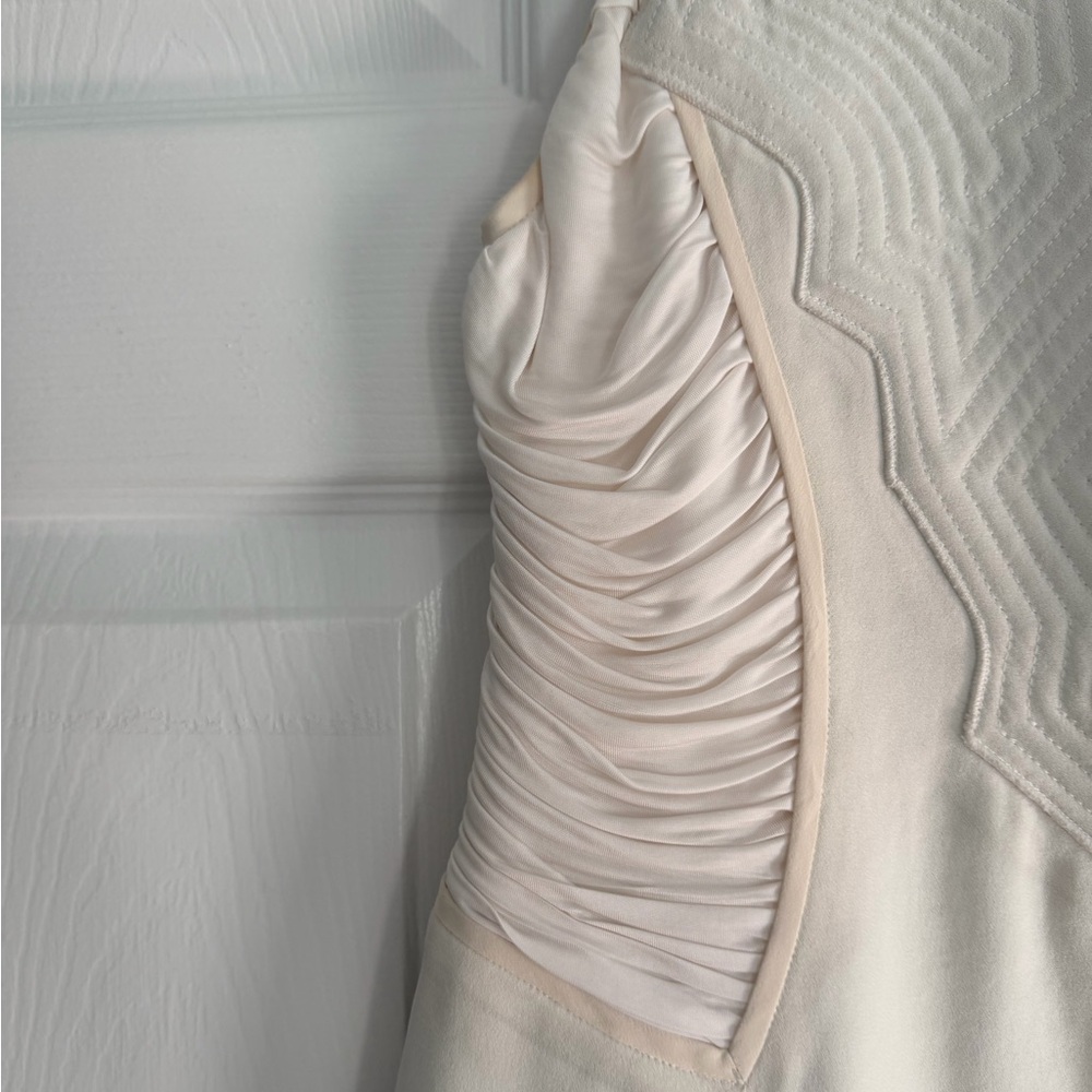 BCBGMaxAzria White One-Shoulder Bodycon Mini Dress - Picture 4 of 7